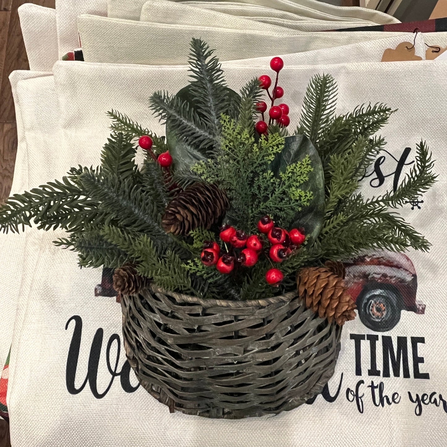 Xmas basket with floral
