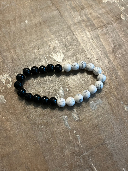 Good luck bracelet - Black and white beaded bracelet (yin and yang)