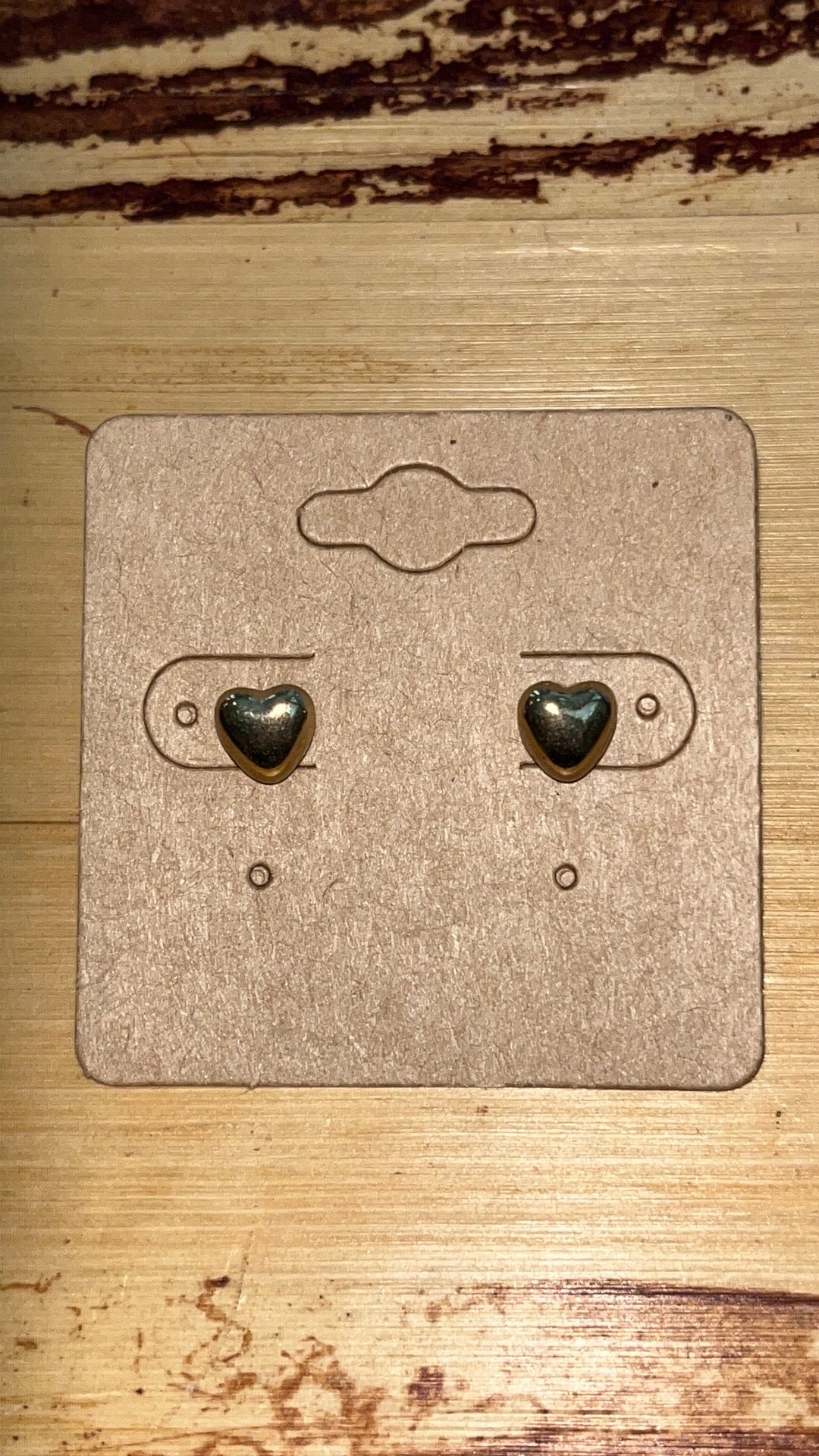 Heart stud earrings