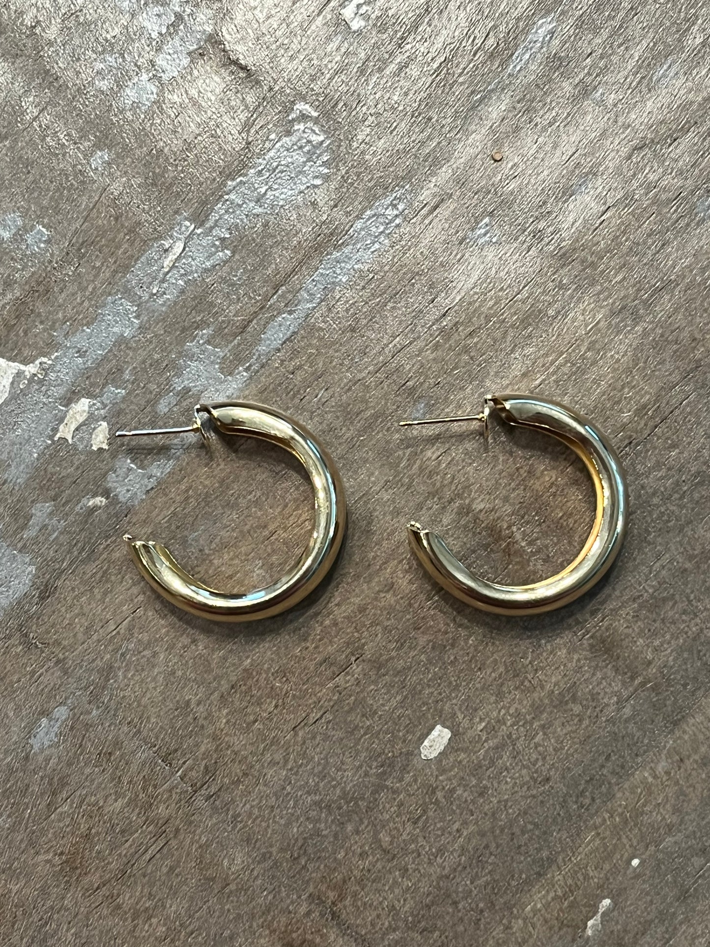 Wide flattened hollow tube hoop earrings