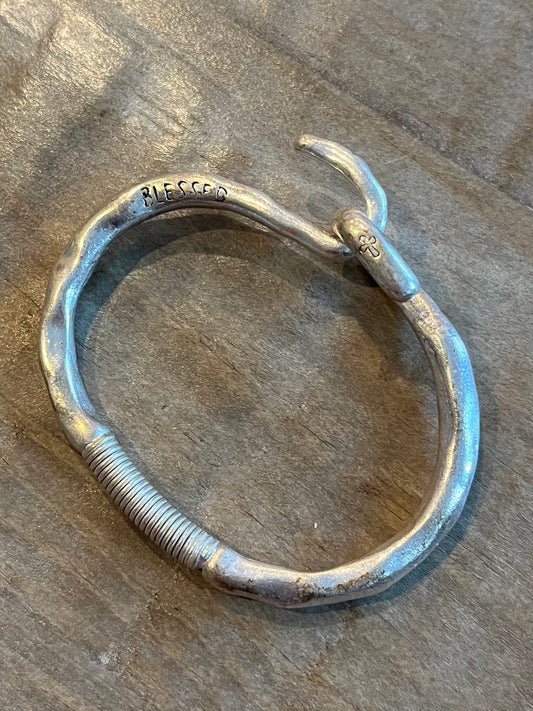 Silver metal hinged bracelet