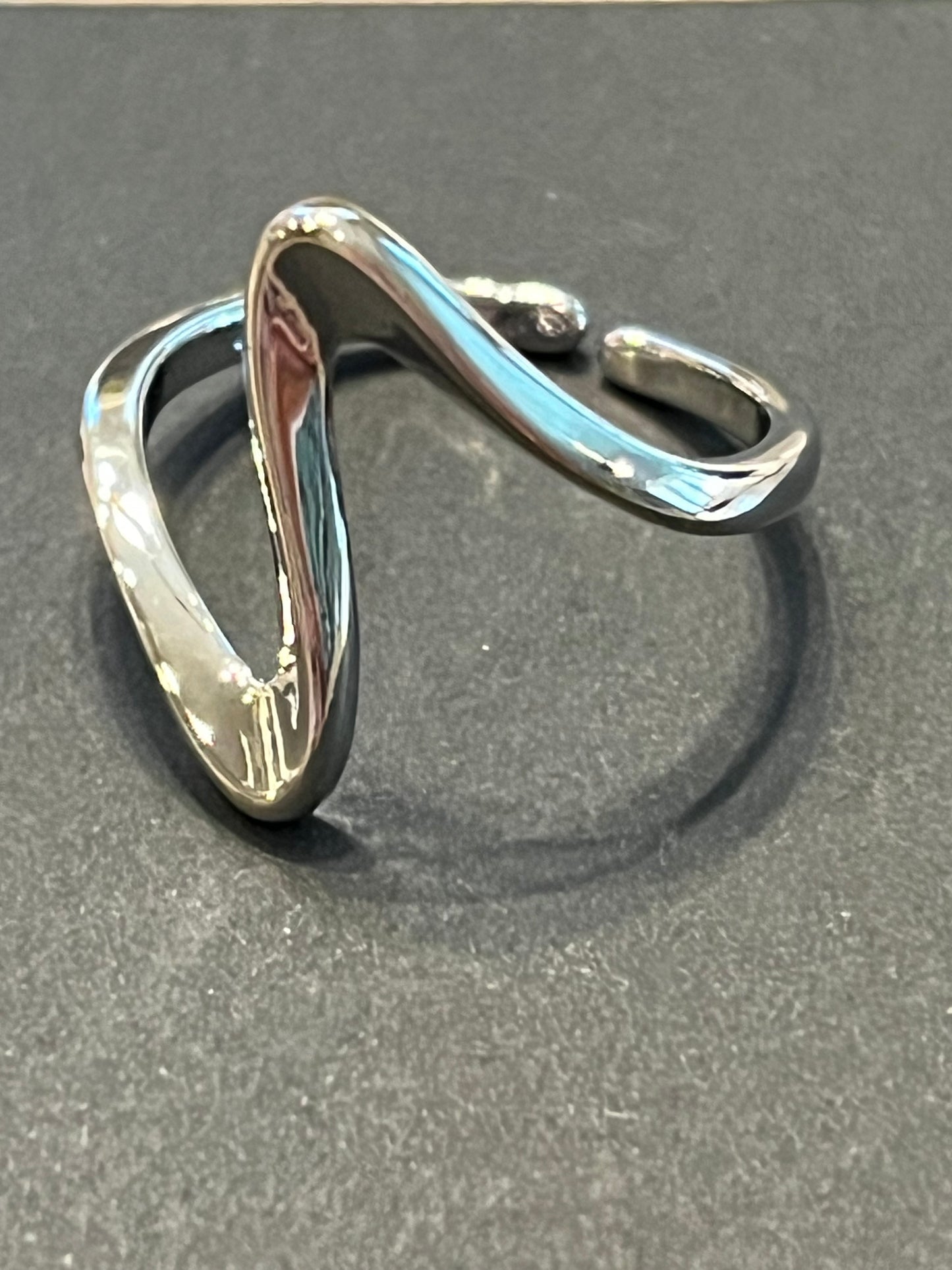 Wavy twist ring - 2 choices gold and silver