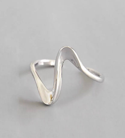 Wavy twist ring - 2 choices gold and silver