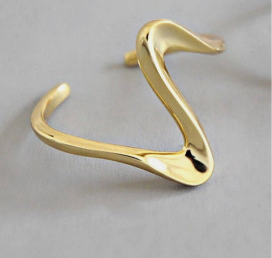 Wavy twist ring - 2 choices gold and silver