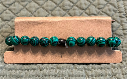 Black and emerald green malachite beaded bracelet