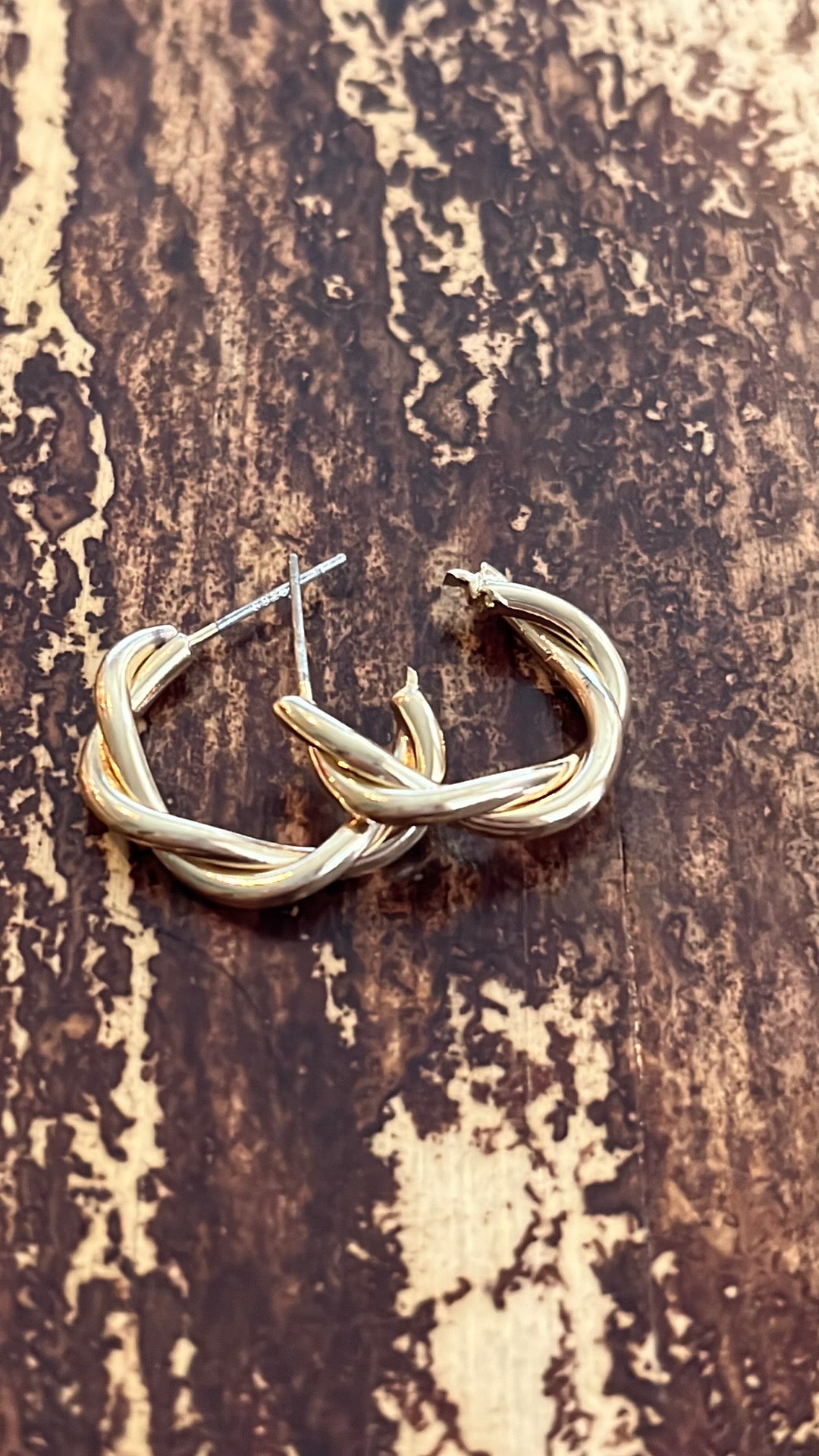 Gold twist hoop earrings