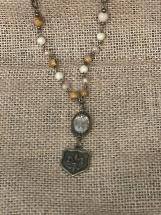 18-20in. Fleur de lis shield necklace