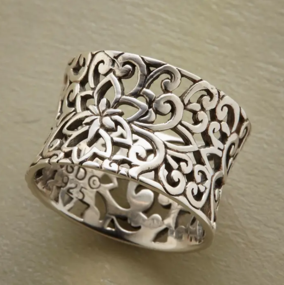 Silver Vintage Band Ring Dainty Flower Design